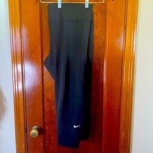 GUC Leggings Nike Womens Mid-Rise Crop Leggings 3x